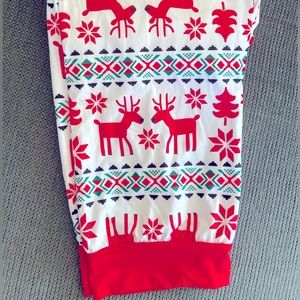 Family holiday Pajamas. 1 male XXL, 1 woman’s M, 1 child for 12 months.